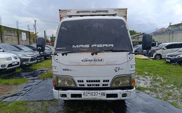 ISUZU NKR 71 HD E2-2