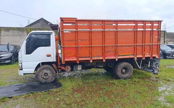 ISUZU NKR 71 HD E2-2