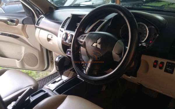 MITSUBISHI PAJERO SPORT 2.5 D EXCEED (4X2)