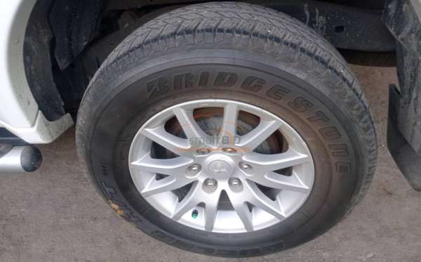 MITSUBISHI PAJERO SPORT 2.5 D EXCEED (4X2)