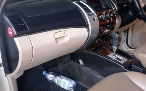 MITSUBISHI PAJERO SPORT 2.5 D EXCEED (4X2)