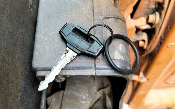 MITSUBISHI FN 527 6X4