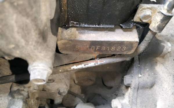 MITSUBISHI FN 527 6X4