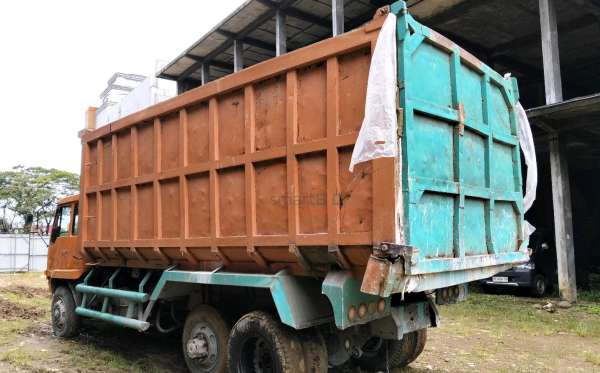 MITSUBISHI FN 527 6X4