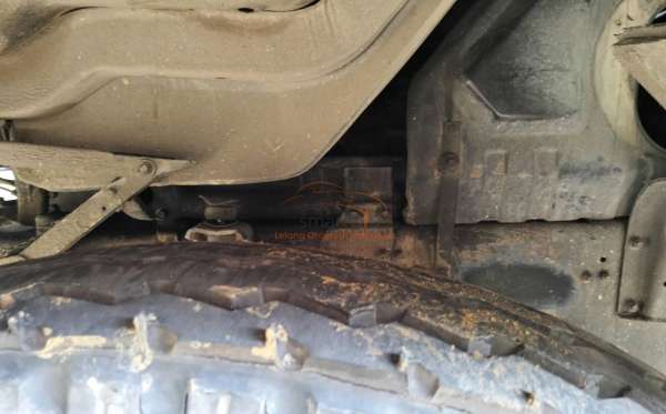 MITSUBISHI FN 527 6X4