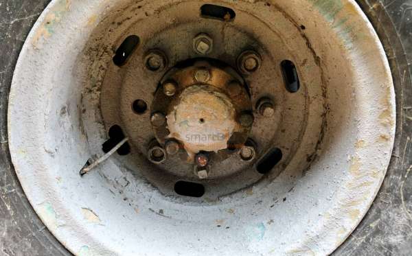 MITSUBISHI FN 527 6X4