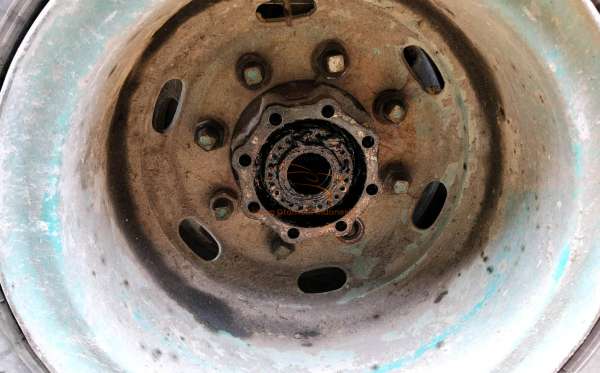 MITSUBISHI FN 527 6X4