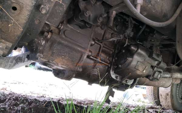 MITSUBISHI FN 527 6X4