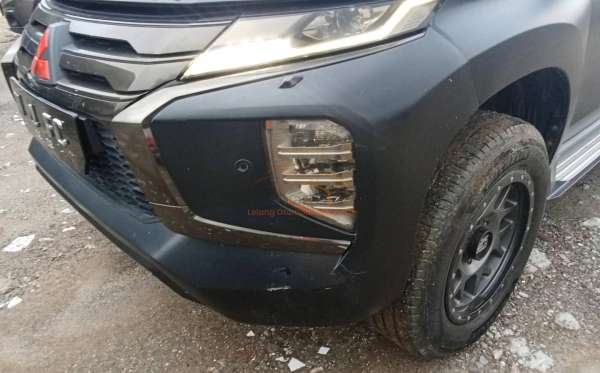 MITSUBISHI  PAJERO  SPORT 2.4L DAKAR-L (4X2)