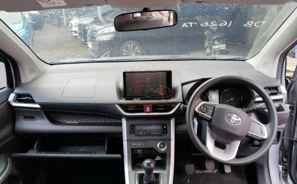 TOYOTA  AVANZA  1.5 G