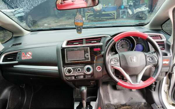 HONDA JAZZ GK5 1.5 RS