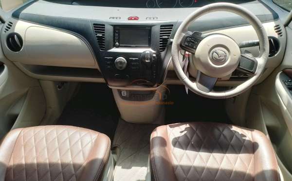 MAZDA BIANTE 2.0L 6 A/T