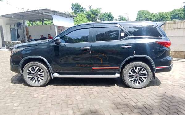 TOYOTA  FORTUNER  2.4 VRZ