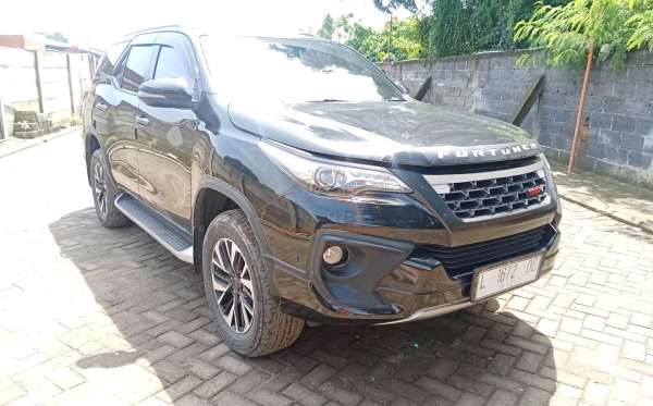 TOYOTA  FORTUNER  2.4 VRZ