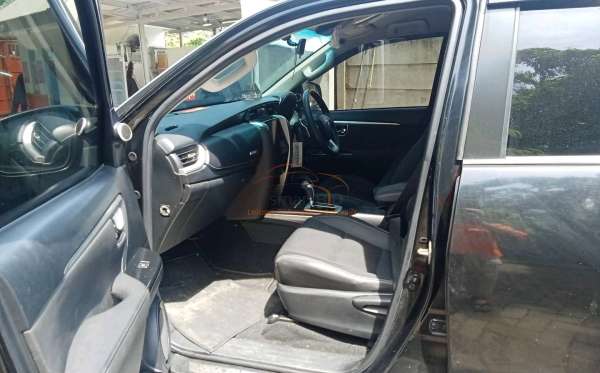 TOYOTA  FORTUNER  2.4 VRZ