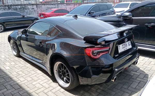 TOYOTA  86  2.0L