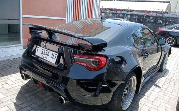 TOYOTA  86  2.0L