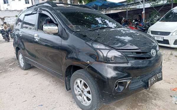 TOYOTA AVANZA