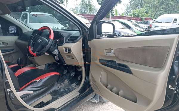 TOYOTA AVANZA