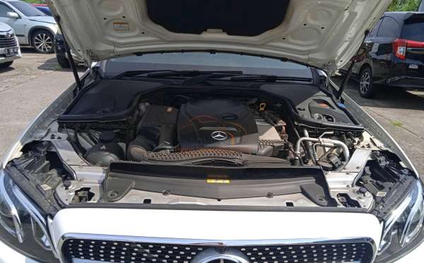 MERCEDES BENZ  E 250