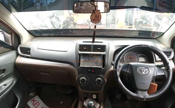 TOYOTA AVANZA