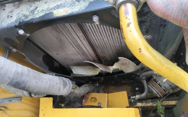 CATERPILLAR EXCAVATOR