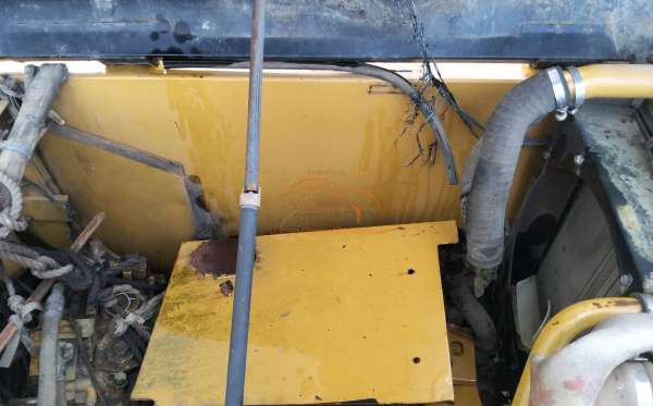 CATERPILLAR EXCAVATOR