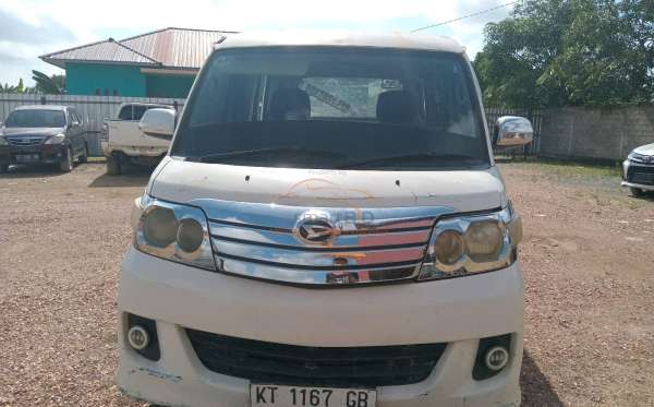 DAIHATSU LUXIO X