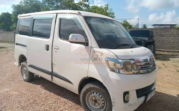 DAIHATSU LUXIO X