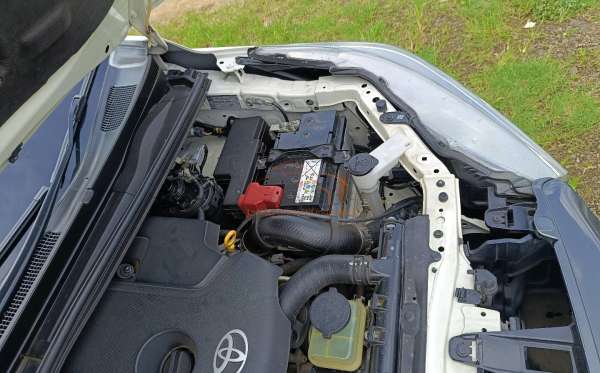 TOYOTA  INNOVA  2.4 V