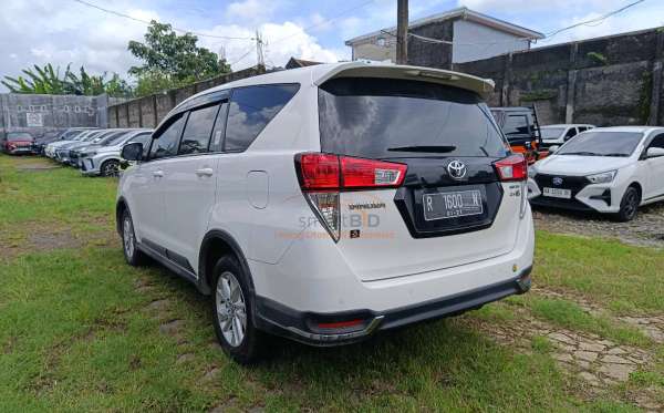 TOYOTA  INNOVA  2.4 V