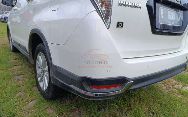 TOYOTA  INNOVA  2.4 V