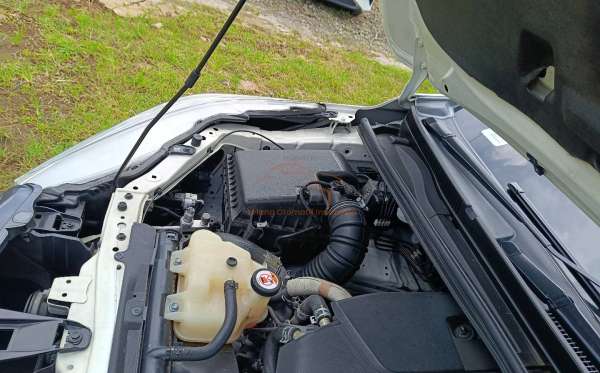 TOYOTA  INNOVA  2.4 V