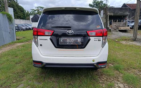 TOYOTA  INNOVA  2.4 V