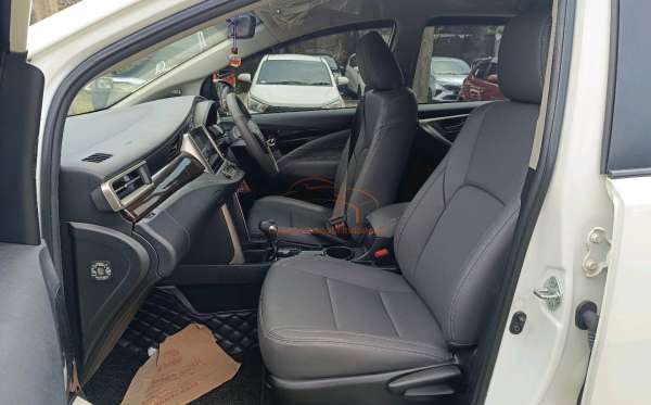 TOYOTA  INNOVA  2.4 V