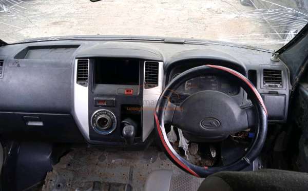DAIHATSU LUXIO D