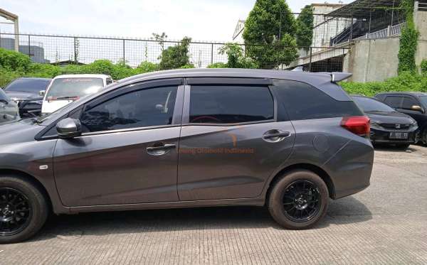 HONDA MOBILIO DD4 1.5 S