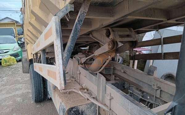 MITSUBISHI  CANTER  FE 75