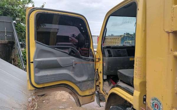 MITSUBISHI  CANTER  FE 75