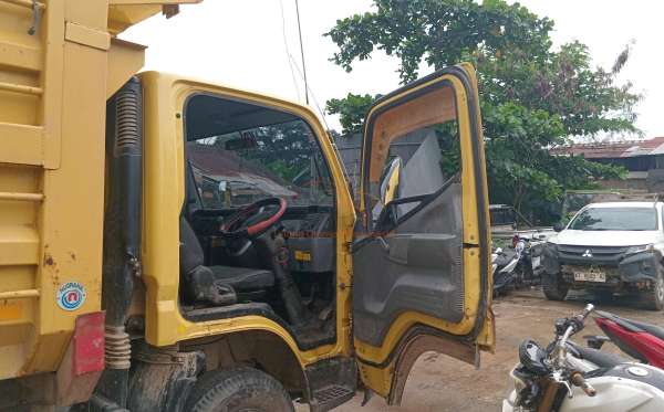 MITSUBISHI  CANTER  FE 75