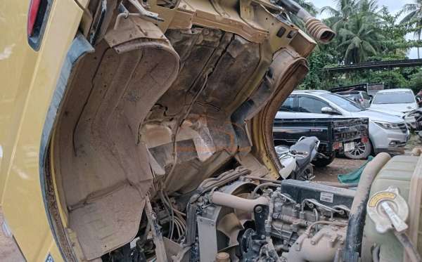 MITSUBISHI  CANTER  FE 75