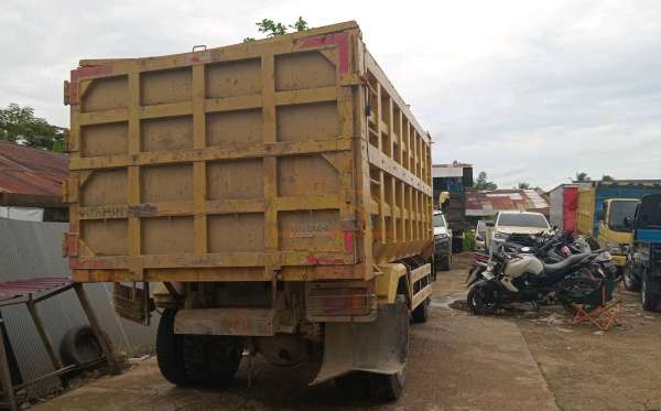 MITSUBISHI  CANTER  FE 75