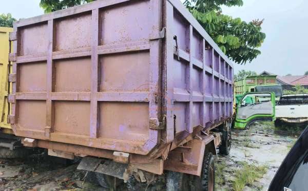 MITSUBISHI COLT DIESEL FE 74