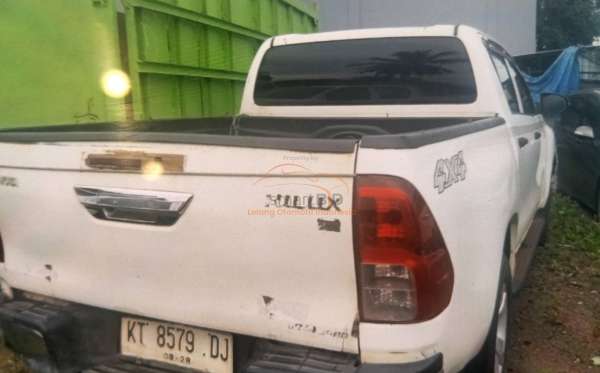 TOYOTA HILUX DOUBLE CABIN