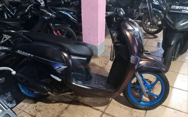 HONDA SCOOPY CW