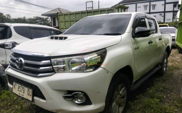 TOYOTA HILUX DOUBLE CABIN