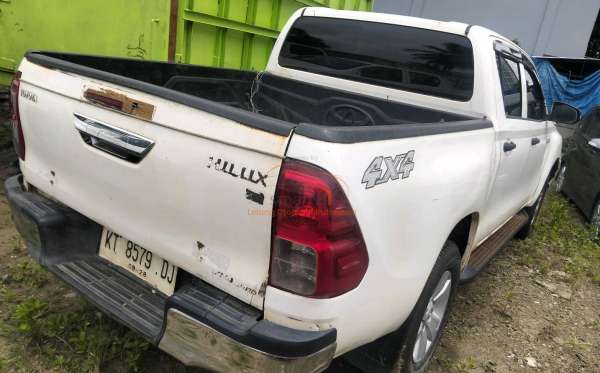 TOYOTA HILUX DOUBLE CABIN