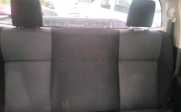 TOYOTA HILUX DOUBLE CABIN