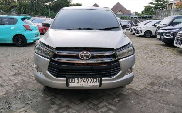 TOYOTA INNOVA 2.0 V