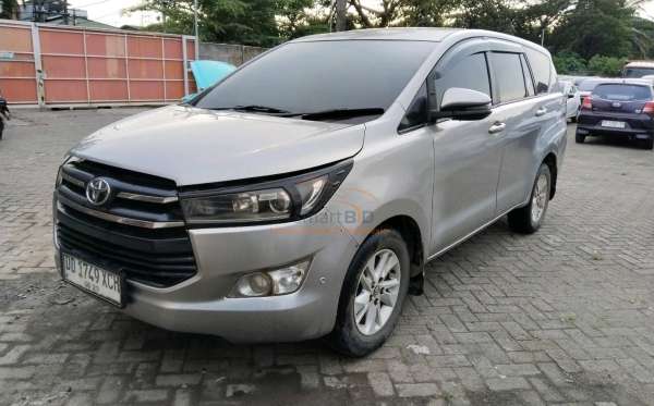 TOYOTA INNOVA 2.0 V